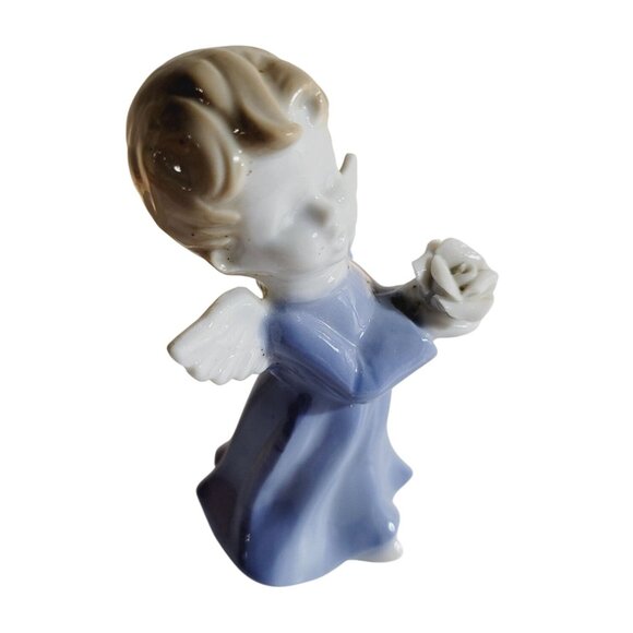 Christmas Angel Boy and Rose Sanmyro Japan Figurine with Original Label 1960s - Picture 2 of 9